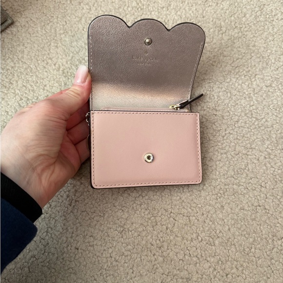 Kate Spade Blush Scalloped Key Holder - Picture 5 of 5